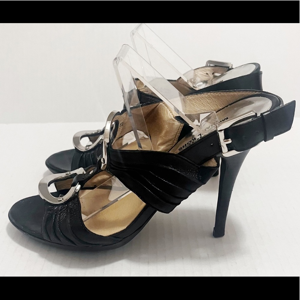 Michael KORS black leather heels size 6/5 Wide